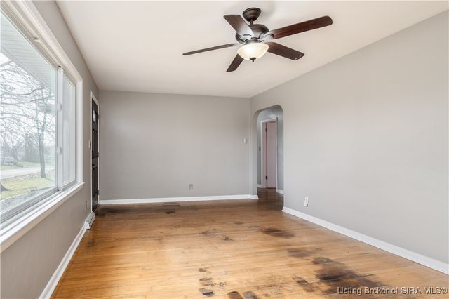 111 Rossmoore Drive, New Albany, IN 47150