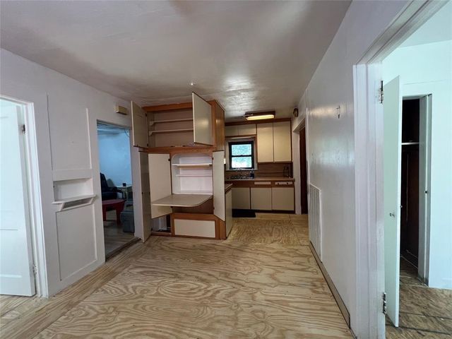 203 S 6th Street, Highlands, TX 77562