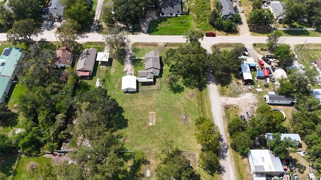 203 S 6th Street, Highlands, TX 77562