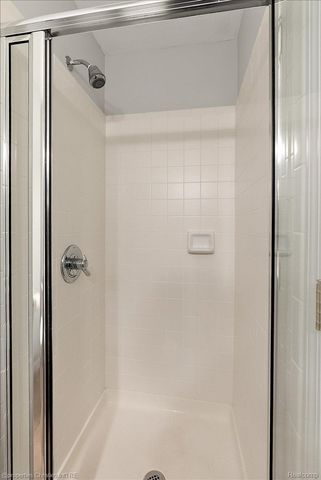 2985 Summervale Lane, Bloomfield Hills, MI 48301
