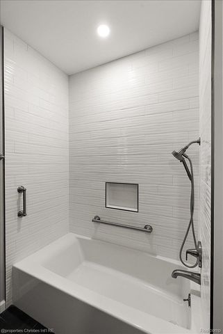 2985 Summervale Lane, Bloomfield Hills, MI 48301