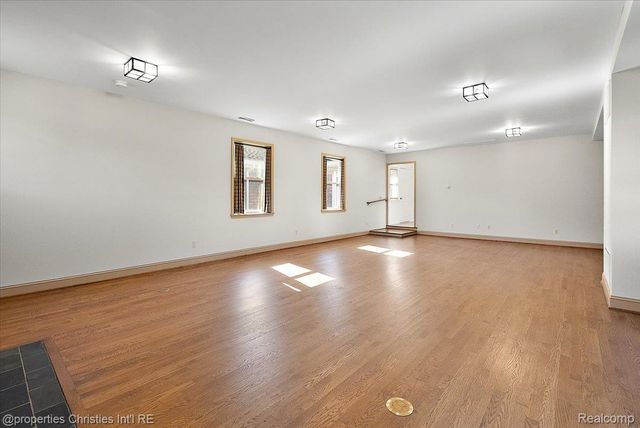 2985 Summervale Lane, Bloomfield Hills, MI 48301