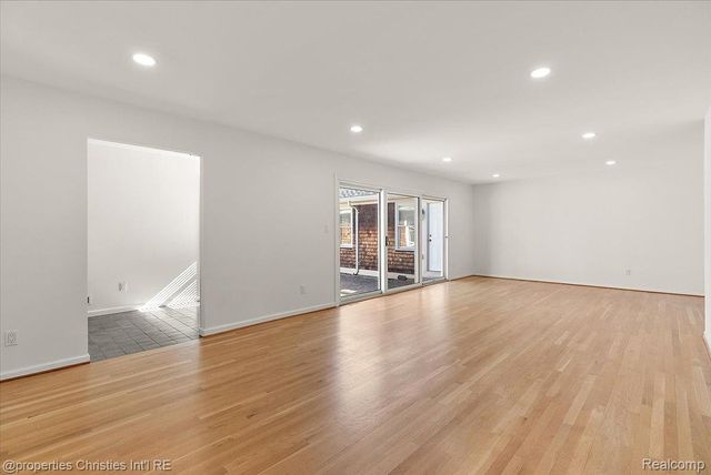 2985 Summervale Lane, Bloomfield Hills, MI 48301