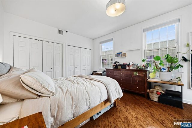 61 6th Street 1, Hoboken, NJ 07030