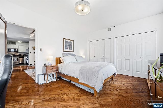 61 6th Street 1, Hoboken, NJ 07030
