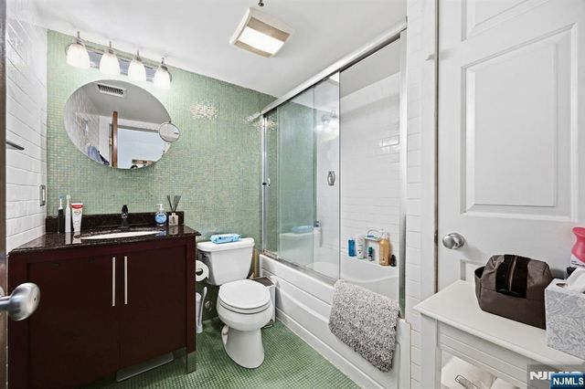 61 6th Street 1, Hoboken, NJ 07030