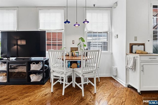 61 6th Street 1, Hoboken, NJ 07030