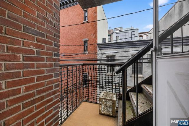 61 6th Street 1, Hoboken, NJ 07030
