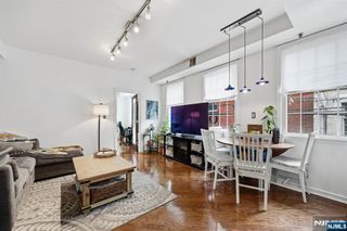 61 6th Street 1, Hoboken, NJ 07030