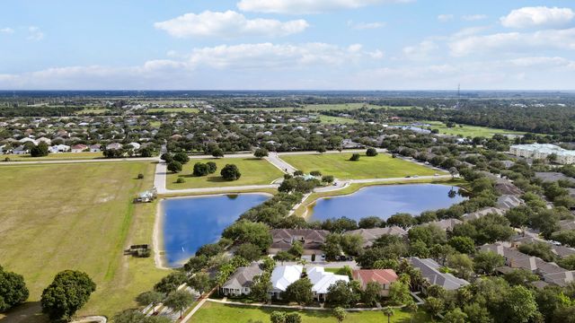 1845 Pointe West Way, Vero Beach, FL 32966