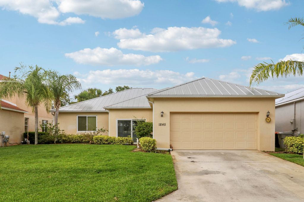 1845 Pointe West Way, Vero Beach, FL 32966