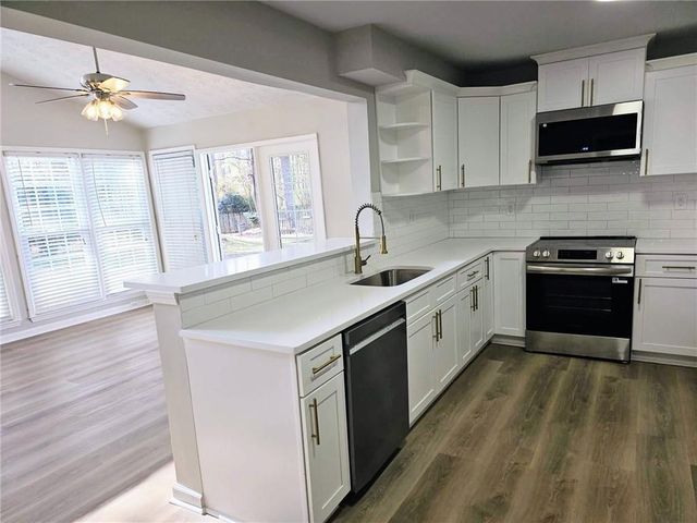 170 Rockspray Ridge, Peachtree City, GA 30269