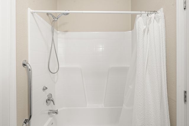 120 Siskiyou Drive, Grants Pass, OR 97526