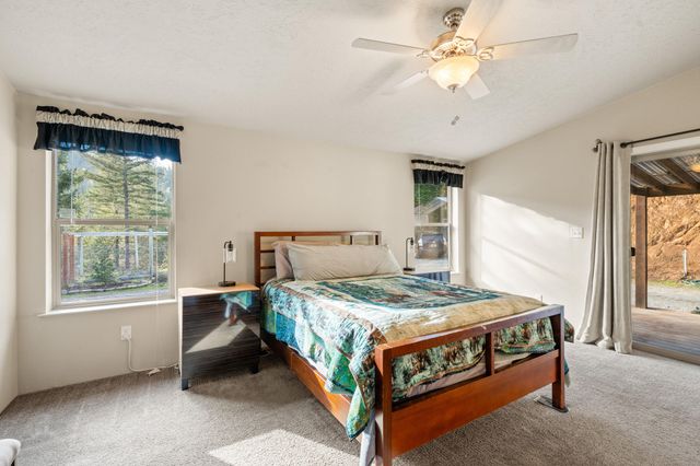 120 Siskiyou Drive, Grants Pass, OR 97526