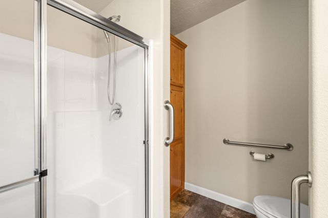 120 Siskiyou Drive, Grants Pass, OR 97526