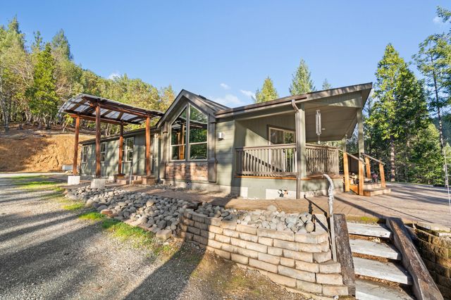 120 Siskiyou Drive, Grants Pass, OR 97526