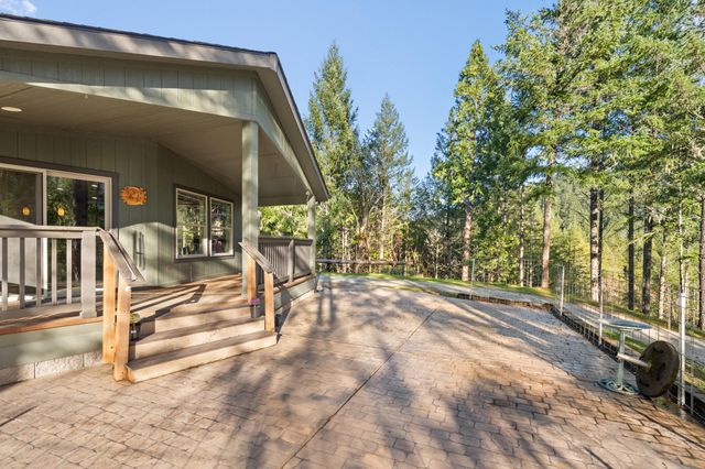 120 Siskiyou Drive, Grants Pass, OR 97526