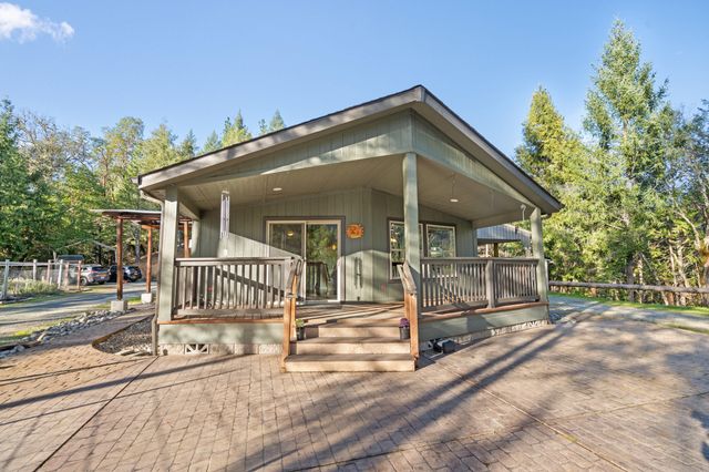 120 Siskiyou Drive, Grants Pass, OR 97526