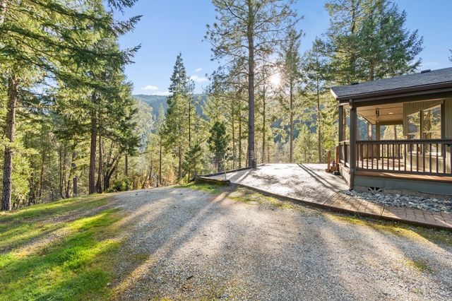 120 Siskiyou Drive, Grants Pass, OR 97526