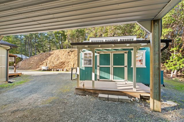 120 Siskiyou Drive, Grants Pass, OR 97526