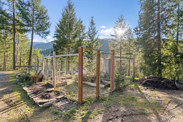 120 Siskiyou Drive, Grants Pass, OR 97526