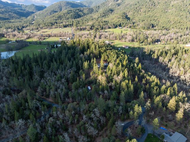 120 Siskiyou Drive, Grants Pass, OR 97526