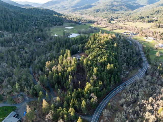 120 Siskiyou Drive, Grants Pass, OR 97526