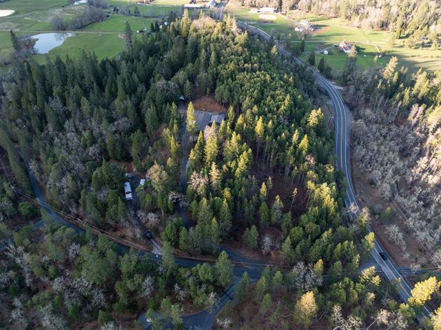 120 Siskiyou Drive, Grants Pass, OR 97526