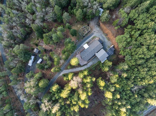 120 Siskiyou Drive, Grants Pass, OR 97526