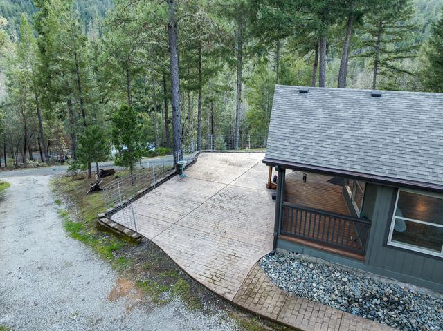 120 Siskiyou Drive, Grants Pass, OR 97526