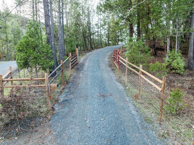 120 Siskiyou Drive, Grants Pass, OR 97526