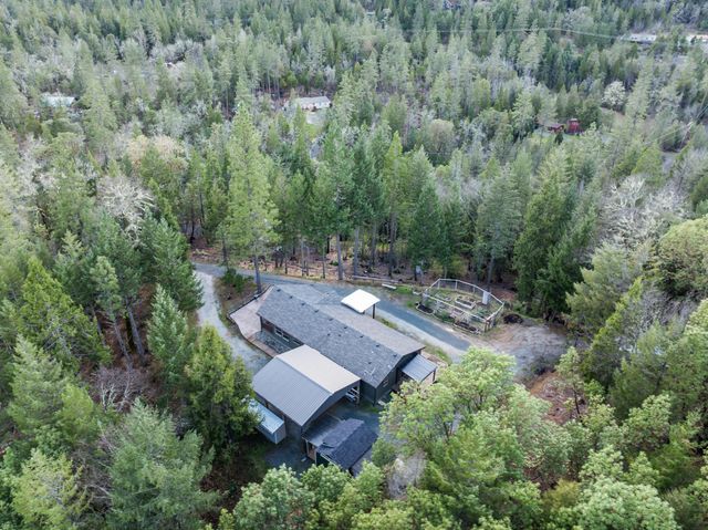 120 Siskiyou Drive, Grants Pass, OR 97526