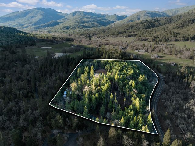 120 Siskiyou Drive, Grants Pass, OR 97526