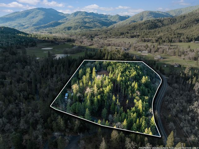 120 Siskiyou Drive, Grants Pass, OR 97526