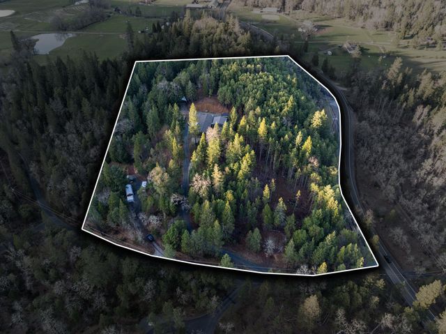 120 Siskiyou Drive, Grants Pass, OR 97526