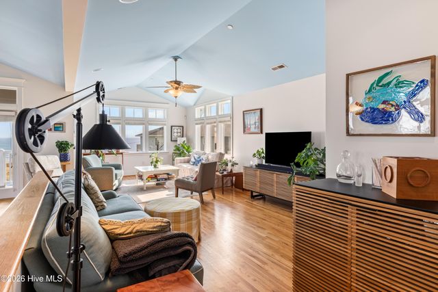 402 Carolina Beach Avenue S Unit 4, Carolina Beach, NC 28428