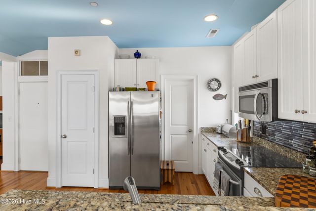 402 Carolina Beach Avenue S Unit 4, Carolina Beach, NC 28428