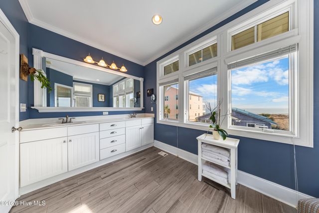 402 Carolina Beach Avenue S Unit 4, Carolina Beach, NC 28428