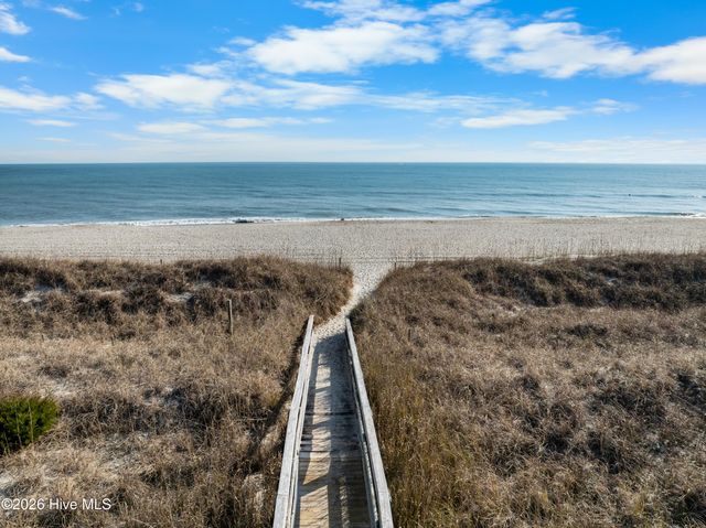 402 Carolina Beach Avenue S Unit 4, Carolina Beach, NC 28428