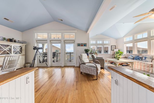 402 Carolina Beach Avenue S Unit 4, Carolina Beach, NC 28428