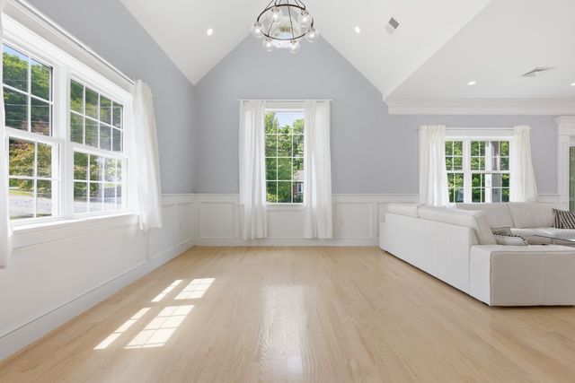 52 Ridgewood Rd, Milton, MA 02186