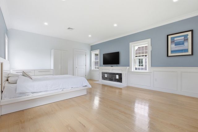 52 Ridgewood Rd, Milton, MA 02186