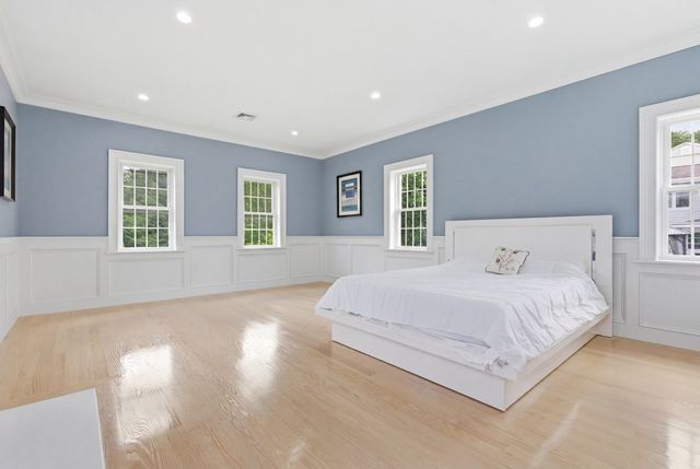 52 Ridgewood Rd, Milton, MA 02186
