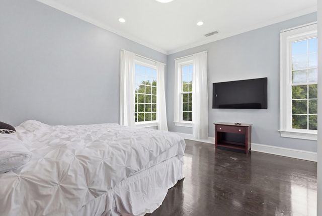 52 Ridgewood Rd, Milton, MA 02186