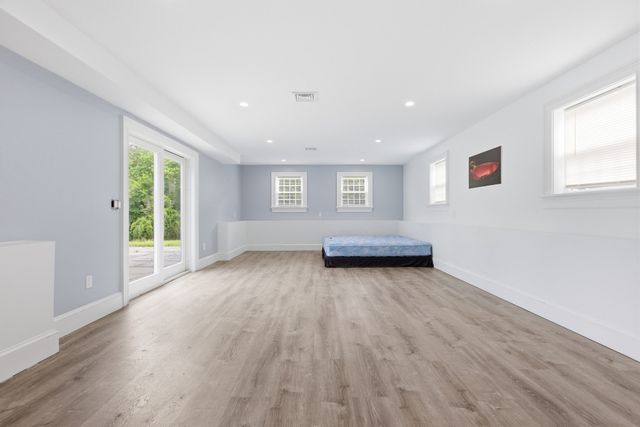 52 Ridgewood Rd, Milton, MA 02186