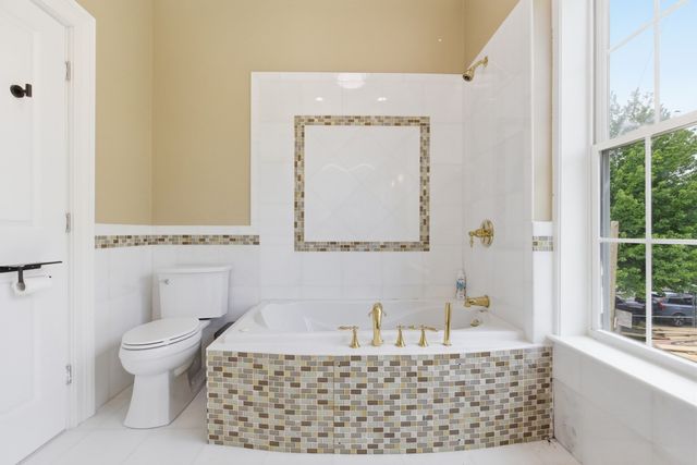 52 Ridgewood Rd, Milton, MA 02186