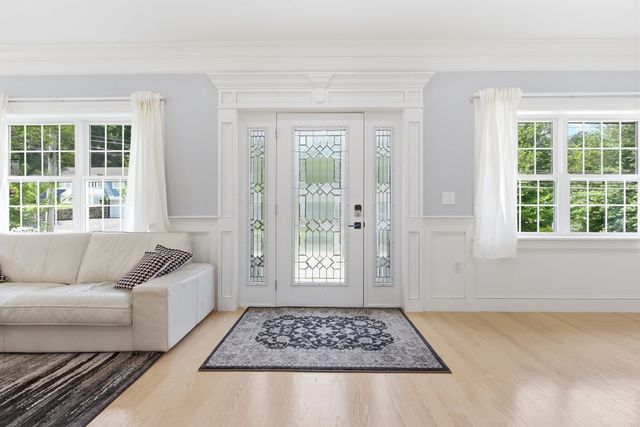 52 Ridgewood Rd, Milton, MA 02186