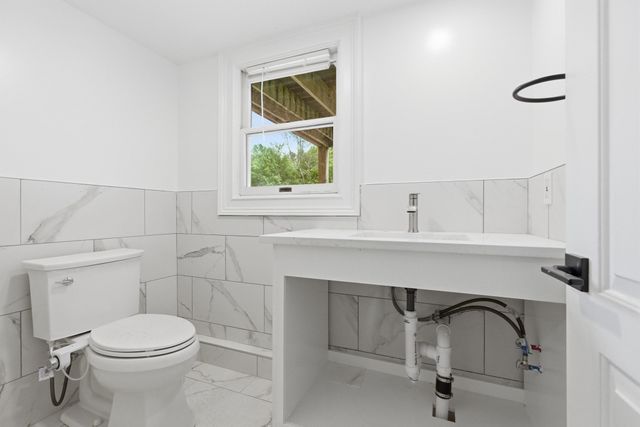 52 Ridgewood Rd, Milton, MA 02186