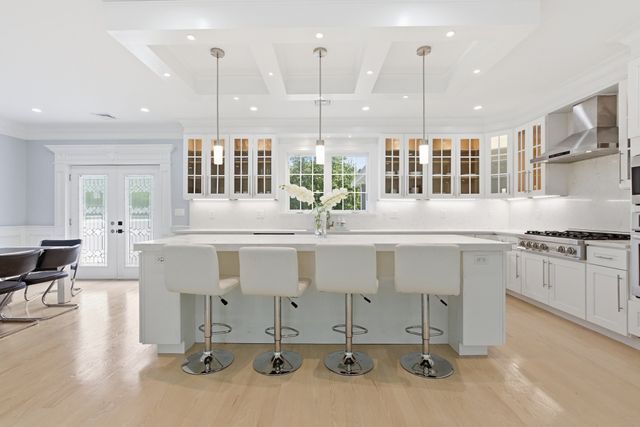 52 Ridgewood Rd, Milton, MA 02186