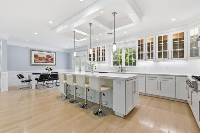 52 Ridgewood Rd, Milton, MA 02186